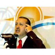 BAŞBAKAN IN SİNİRLERİ İYİCE GERİLDİ HER KESİMLE KAVGAYA GİRİYOR